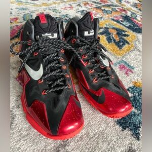 Nike Lebron 11 Away 2013 Miami Heat Red Mens 8.5 Basketball 616175-001
